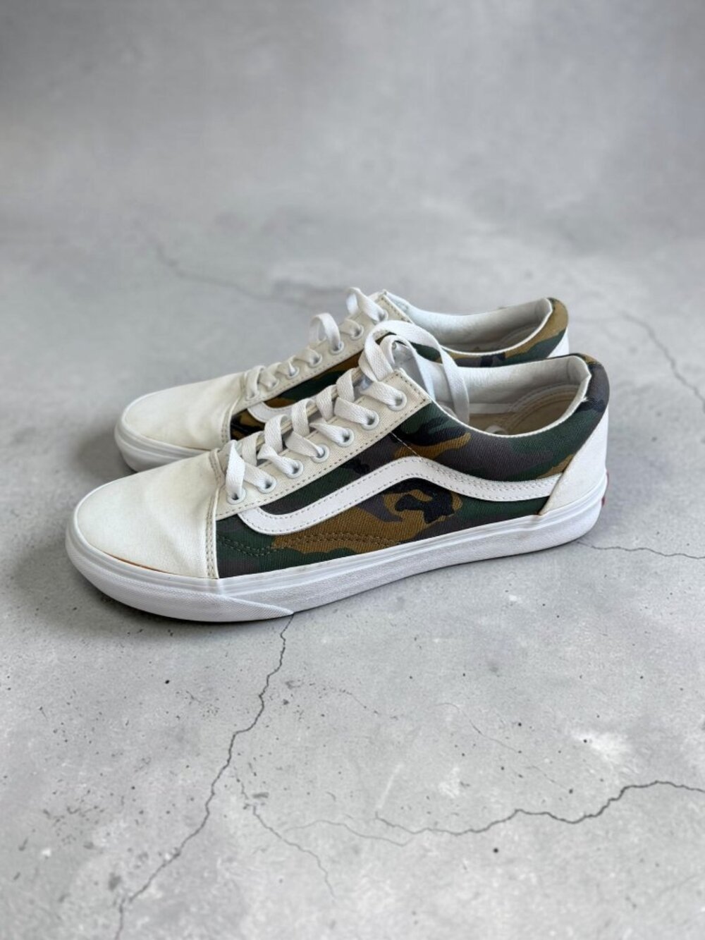 VANS Womens Camo White Sneakers Size 11 NEW NWOB